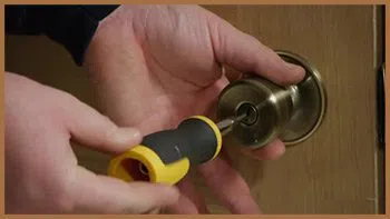 City Locksmith Shop Westborough, MA 508-375-3926 - 15-unlock-door
